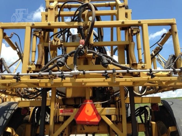 1996 AgChem Rogator 854 Sprayer - Self Propelled for sale — view 2