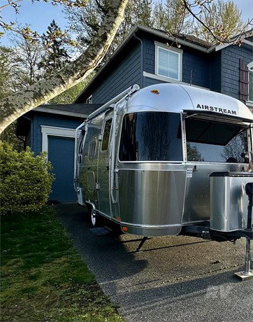 2008 Airstream Bambi 19CB Travel Trailer for sale — view 3