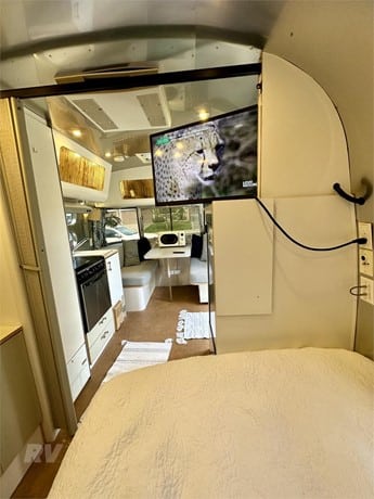 2008 Airstream Bambi 19CB Travel Trailer for sale — view 4
