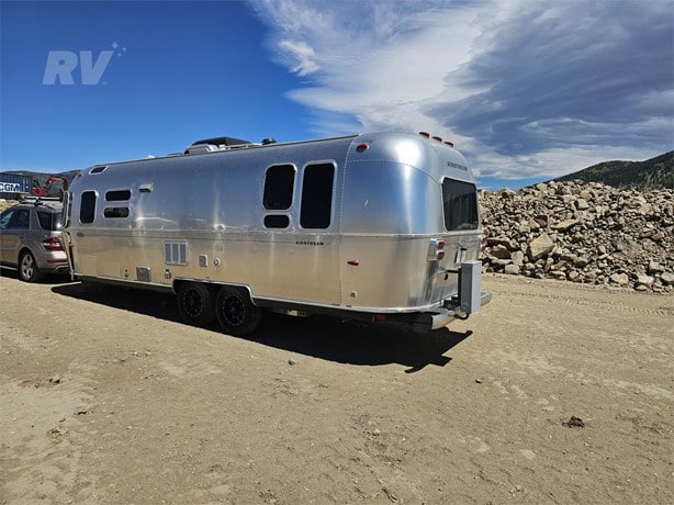 2010 Airstream 28RB Travel Trailer for sale — view 3