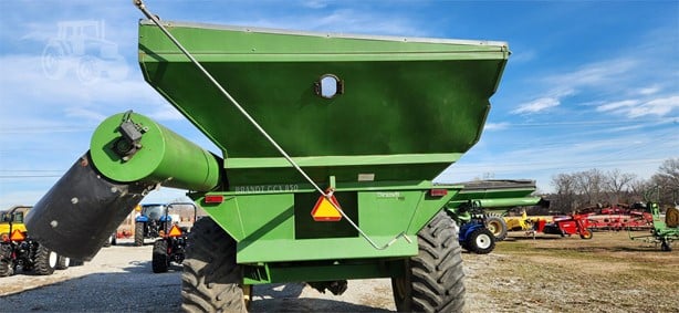 2011 Brandt GCX850 Grain Cart for sale — view 3