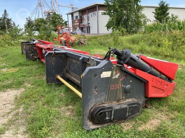 2011 Capello Quasar R12 Header - Row Crop for sale — view 2