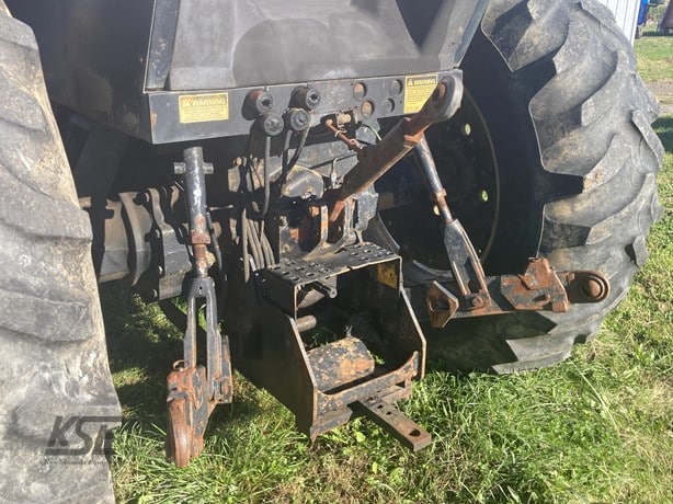 1989 Case IH Tractor - Wheel for sale — view 4