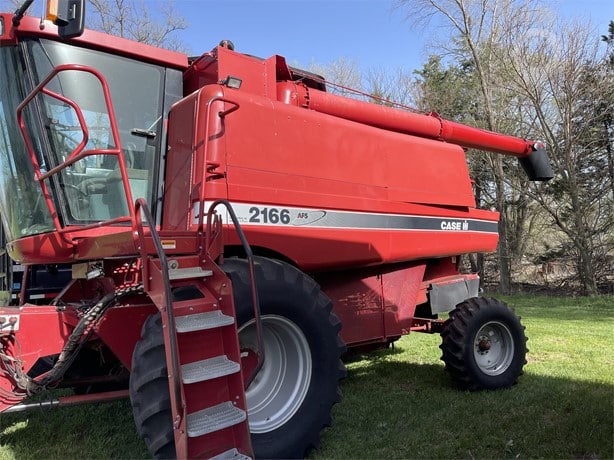 Case IH Combine Harvester for sale — view 2