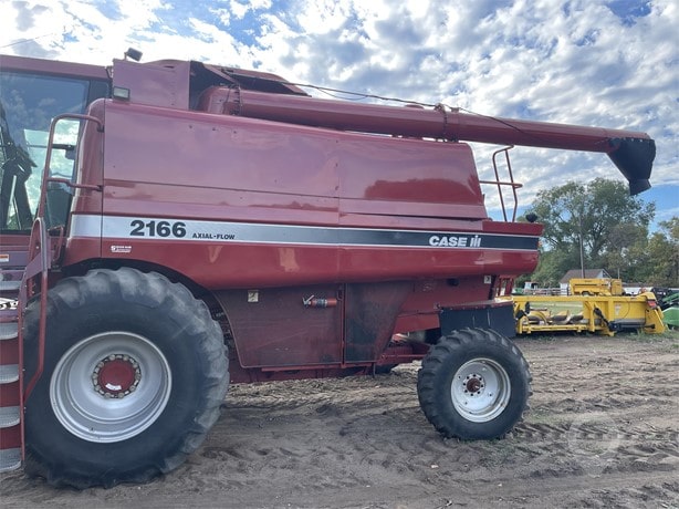 Case IH Combine Harvester for sale — view 3