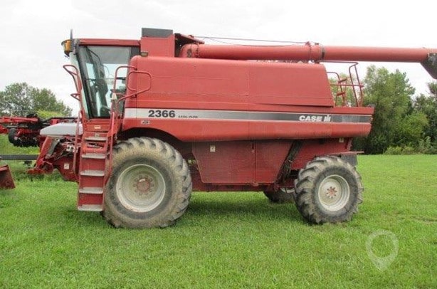 1998 Case IH Combine Harvester for sale