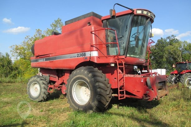 1998 Case IH Combine Harvester for sale — view 2