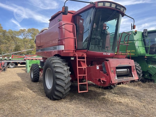 Case IH Combine Harvester for sale — view 3