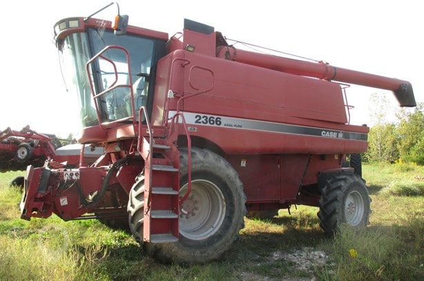 1998 Case IH Combine Harvester for sale — view 3
