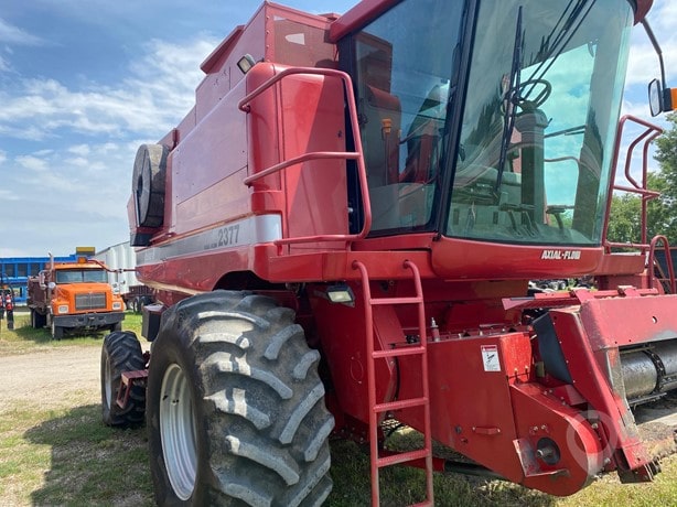 2006 Case IH Combine Harvester for sale — view 2