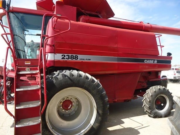 1998 Case IH Combine Harvester for sale — view 2