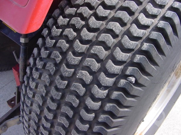 1989 Case IH Tractor - Wheel for sale — view 4