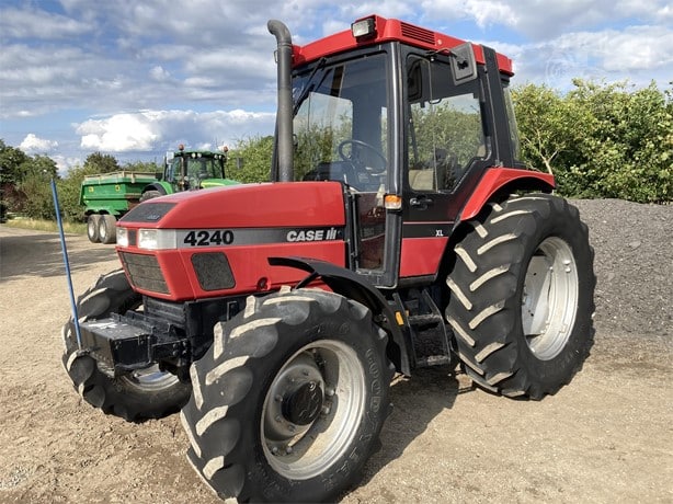 1995 Case IH Tractor - Wheel for sale — view 2