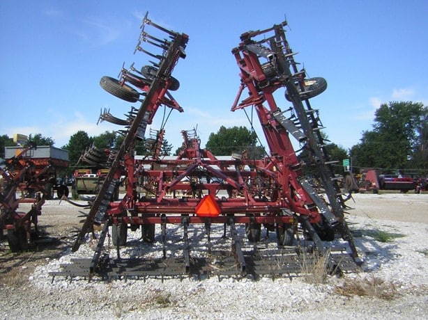 Case IH Tillage - Cultivator for sale — view 3