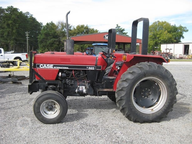 1985 Case IH Tractor - Wheel for sale — view 3