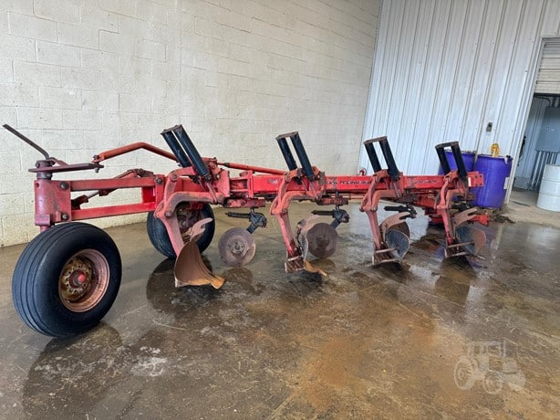 Case IH Tillage - Plough for sale — view 3