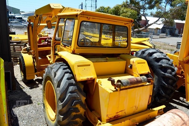 1975 Chamberlain Tractor - Wheel for sale — view 2
