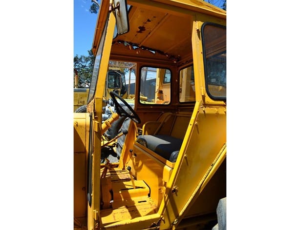 1975 Chamberlain Tractor - Wheel for sale — view 4