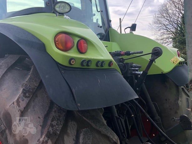 2011 Claas Axion 820 Tractor - Wheel for sale — view 2