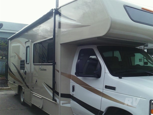 2019 Coachmen Leprechaun 260RS Class C Motorhome for sale — view 3