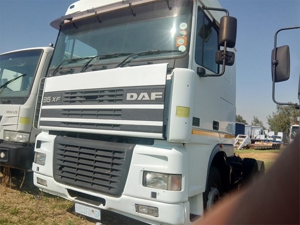 2003 DAF XF95.480 Truck Tractor Unit for sale