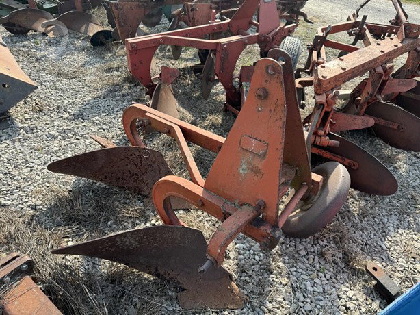 Dearborn 10-153 Tillage - Plough for sale — view 2