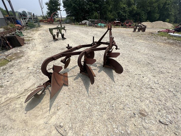 Dearborn 10-209 Tillage - Plough for sale — view 3
