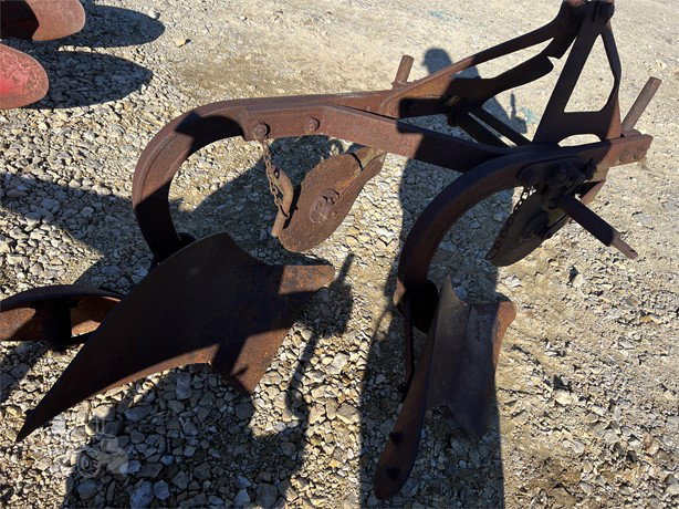 Dearborn Tillage - Plough for sale — view 4