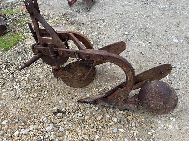 Dearborn Tillage - Plough for sale — view 3
