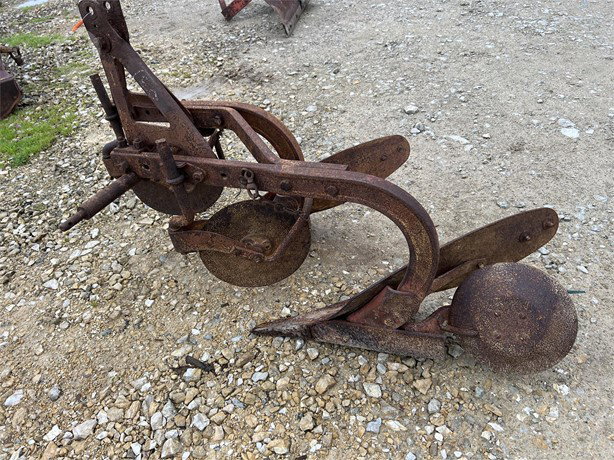 Dearborn Tillage - Plough for sale — view 3
