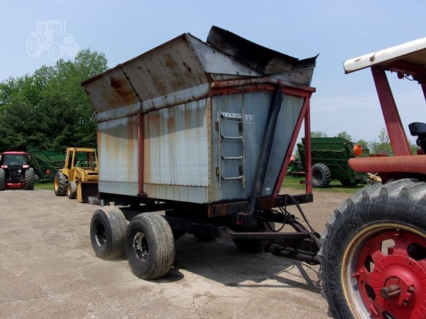 Farmhand F144A Harvest - Forage Wagon for sale — view 2