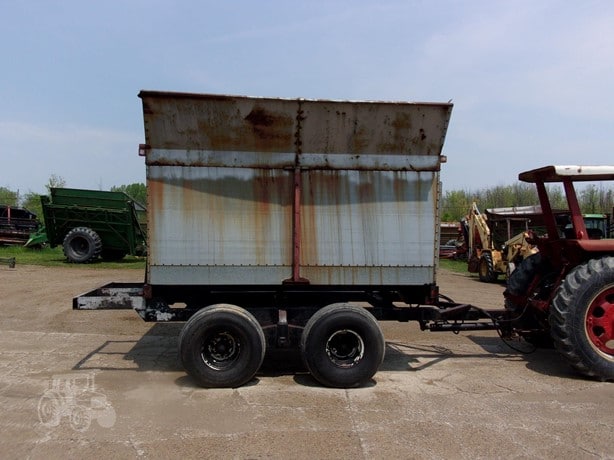 Farmhand F144A Harvest - Forage Wagon for sale — view 3