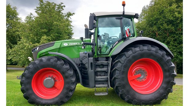 2017 Fendt 1050 Vario Tractor - Wheel for sale — view 2