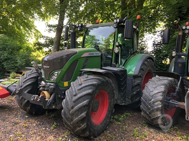2017 Fendt 724 Vario TMS Tractor - Wheel for sale — view 2
