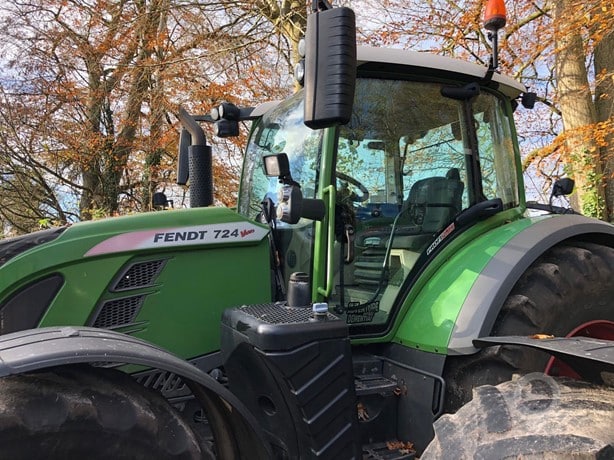 2017 Fendt 724 Vario TMS Tractor - Wheel for sale — view 4