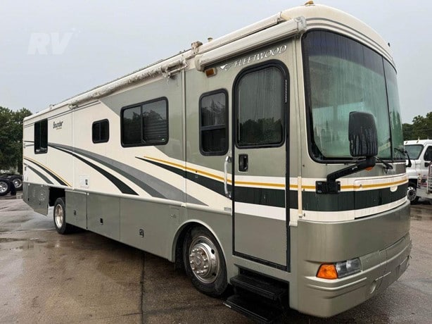2005 Fleetwood Bounder 34H Class A - Diesel Motorhome for sale