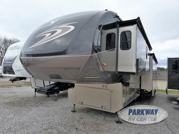 2017 Forest River Fifth Wheel Motorhome for sale — view 3