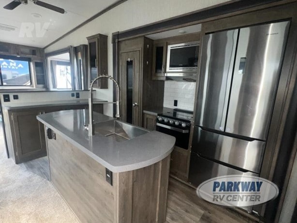 2020 Forest River Sabre 38RDP Fifth Wheel Motorhome for sale — view 4