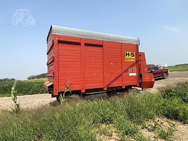 H&S XL79 Harvest - Forage Wagon for sale — view 3