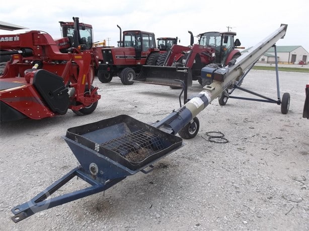 Harvest International T1032 Grain Auger for sale
