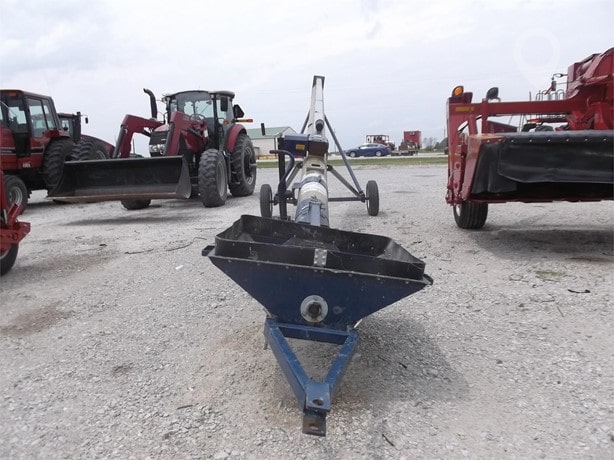 Harvest International T1032 Grain Auger for sale — view 2