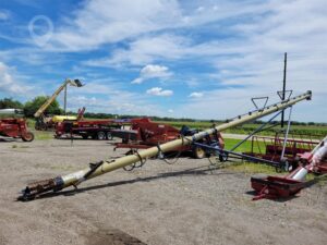 Harvest International T1062 Grain Auger for sale