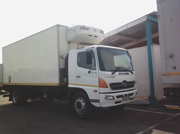 2005 Hino Refrigerated Truck for sale — view 2