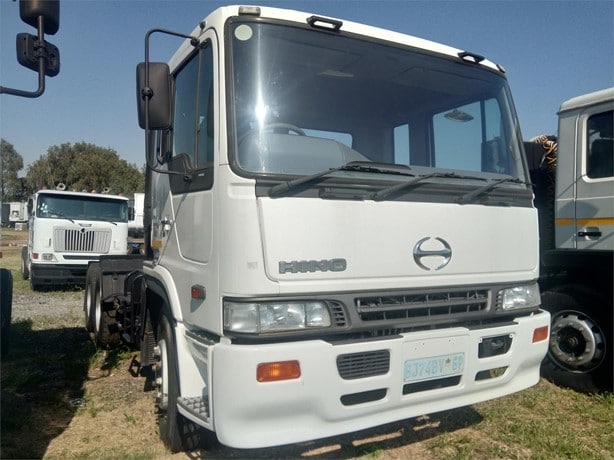 2005 Hino 330 CL Truck Tractor Unit for sale — view 2