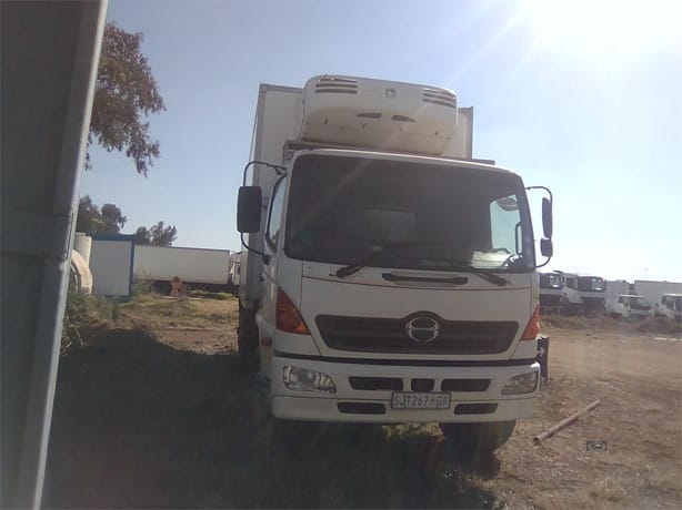 2009 Hino 500 15258 Refrigerated Truck for sale — view 2