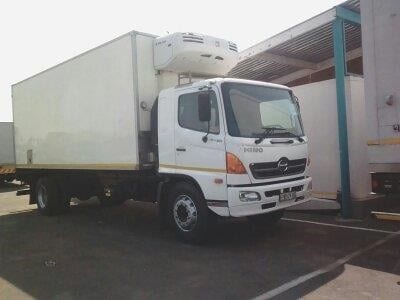 2006 Hino 500 1626 Refrigerated Truck for sale — view 2