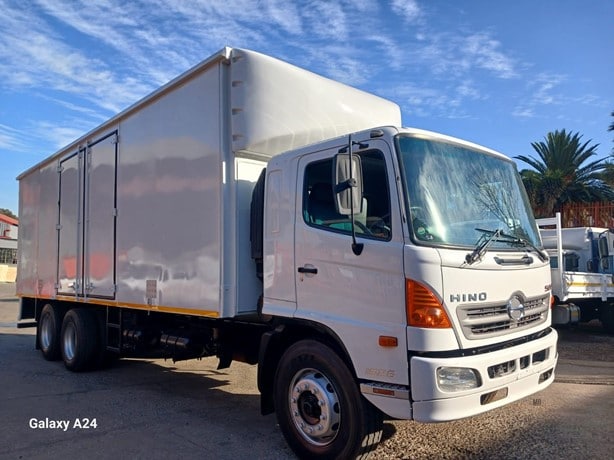 2017 Hino 500 FC2626 Box Truck for sale — view 2