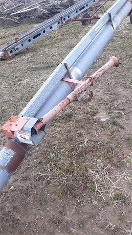 Hutchinson 8X72 Grain Auger for sale — view 3