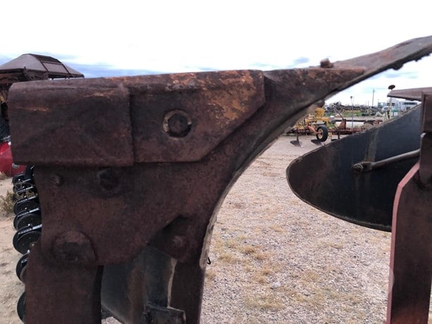 1990 International Tillage - Plough for sale — view 3