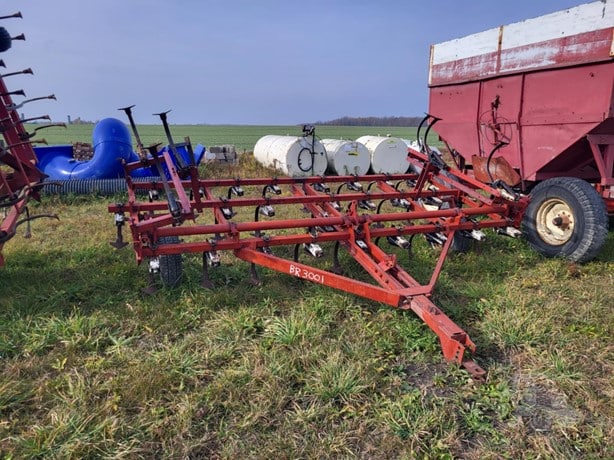 International Tillage - Cultivator for sale — view 4